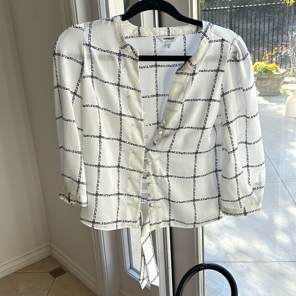 Express button blouse